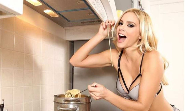 Εσύ είδες τα μαλλιά της Ρίας Αντωνίου;