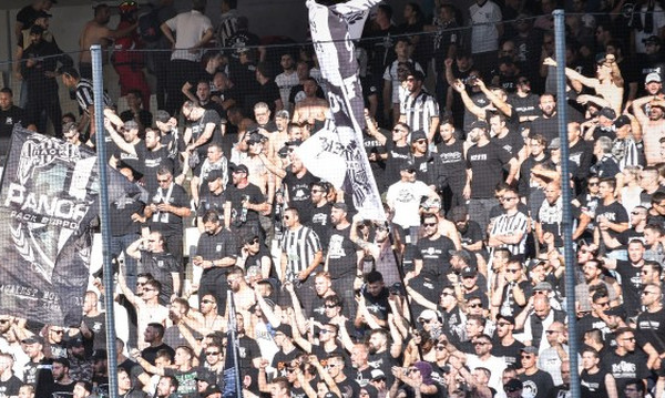 Τελικός Κυπέλλου: Το αιχμηρό πανό των οπαδών του ΠΑΟΚ για την ΑΕΚ (photo)