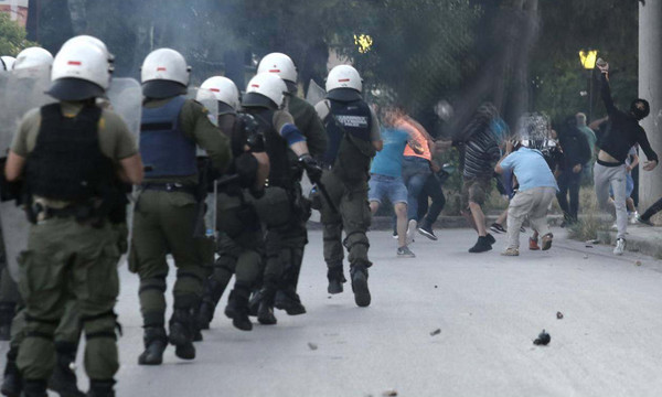 Τελικός Κυπέλλου: Οπαδοί της ΑΕΚ ξυλοκόπησαν οπαδούς του ΠΑΟΚ και έκαψαν το βαν τους!