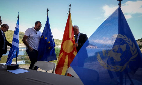 Live - Νέα εποχή από τις Πρέσπες: Η τελετή υπογραφής της συμφωνίας για το Σκοπιανό (video)