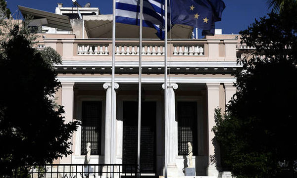 Ανασχηματισμός από την επόμενη εβδομάδα - «Δεν χαλάμε τις διακοπές του κόσμου», λέει το Μαξίμου