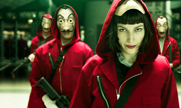 Ισπανία: Διεθνείς με μάσκες… La Casa de Papel! (photo)