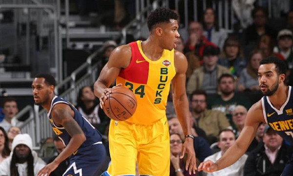 NBA: Ανατροπή με σούπερ Αντετοκούνμπο για Μπακς (video)