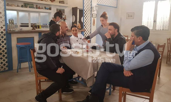 Πέτα τη φριτέζα: Δεν φαντάζεστε τι φωτογραφία βρήκαμε στον τοίχο της ταβέρνας του Γιάννη Μπέζου