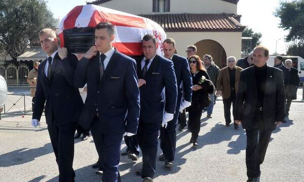 Ο παλαίμαχος που κηδεύτηκε με τη σημαία του Ολυμπιακού (photos)