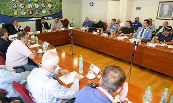 Ραντεβού Λεουτσάκου με τη νέα Football League