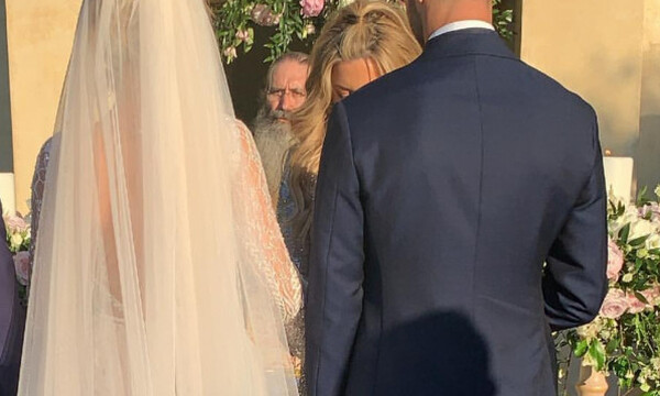 Παντρεύτηκαν χθες και δεν το πήρε είδηση κανείς! (vid&pics)