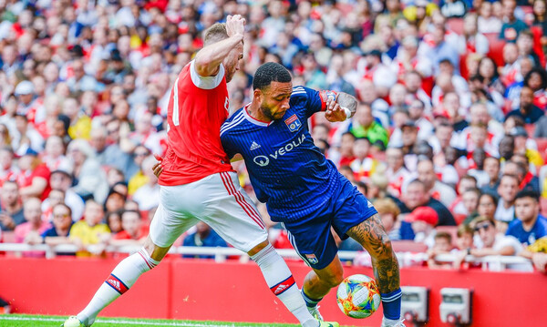 Η Λι?ν ν?κησε 2-1 την ?ρσεναλ στο Emirates Cup (video)